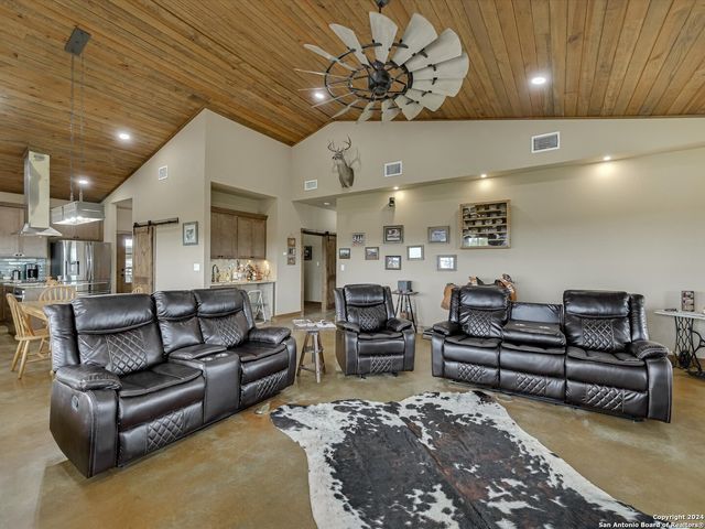 14325 fm 619, Coupland, TX 78615