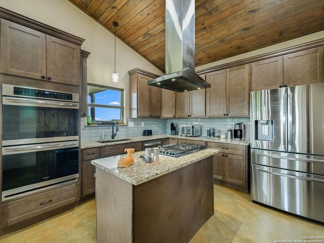 14325 fm 619, Coupland, TX 78615