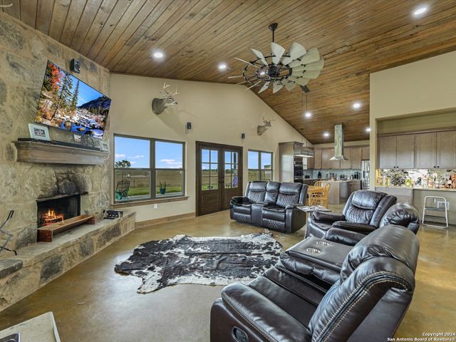 14325 fm 619, Coupland, TX 78615