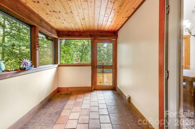 553 River Bend Drive, Mars Hill, NC 28754