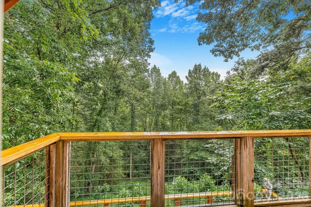 553 River Bend Drive, Mars Hill, NC 28754