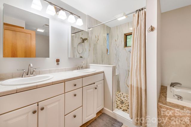 553 River Bend Drive, Mars Hill, NC 28754