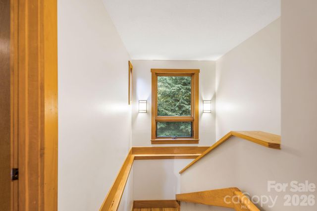 553 River Bend Drive, Mars Hill, NC 28754