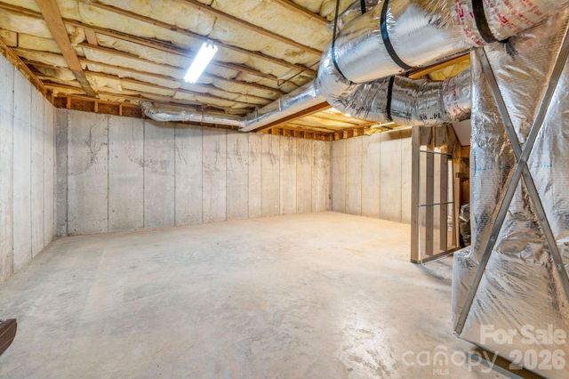 553 River Bend Drive, Mars Hill, NC 28754