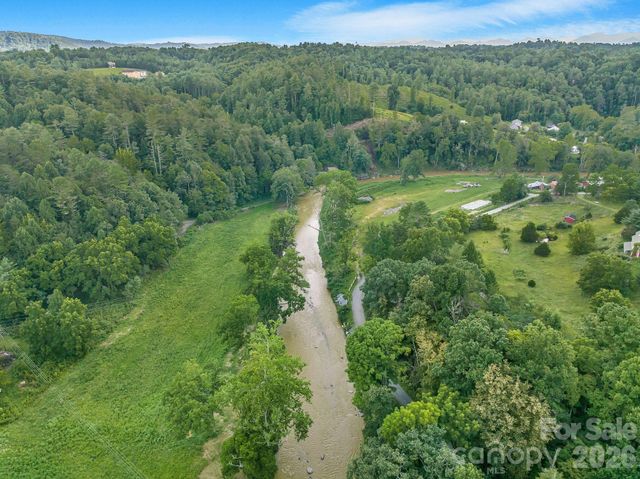 553 River Bend Drive, Mars Hill, NC 28754