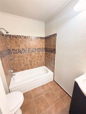 7111 Feather Creek Drive, Houston, TX 77086