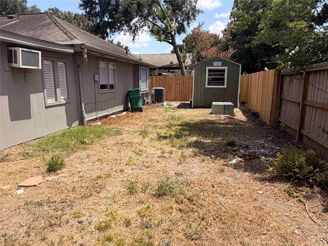 7111 Feather Creek Drive, Houston, TX 77086