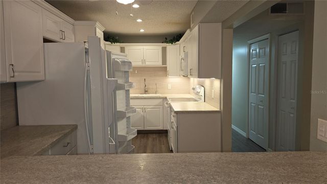 12119 SUNNY GLEN LANE E2, Hudson, FL 34669
