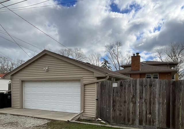 9226 Kilbourn Avenue, Skokie, IL 60076