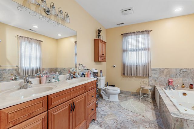 9226 Kilbourn Avenue, Skokie, IL 60076