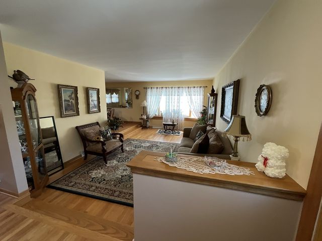 9226 Kilbourn Avenue, Skokie, IL 60076