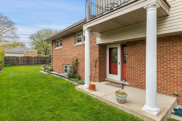 9226 Kilbourn Avenue, Skokie, IL 60076