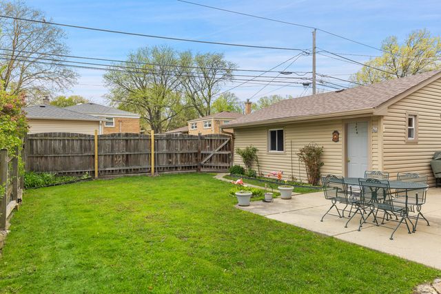 9226 Kilbourn Avenue, Skokie, IL 60076
