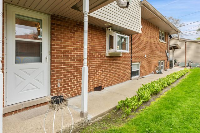 9226 Kilbourn Avenue, Skokie, IL 60076