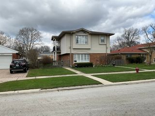 9226 Kilbourn Avenue, Skokie, IL 60076
