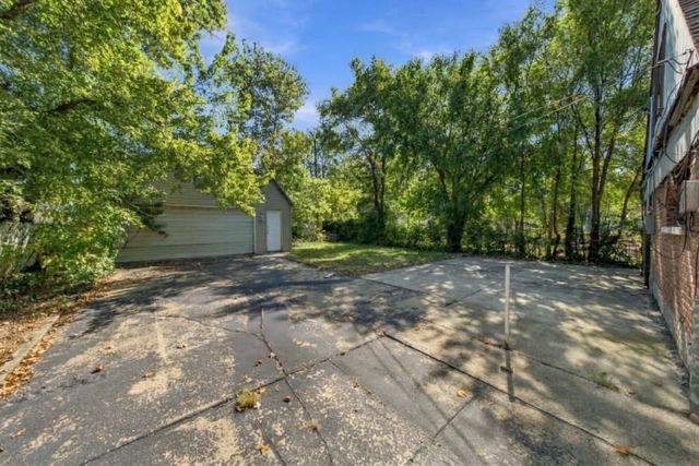 17143 Ridgewood Avenue, Lansing, IL 60438