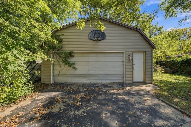 17143 Ridgewood Avenue, Lansing, IL 60438