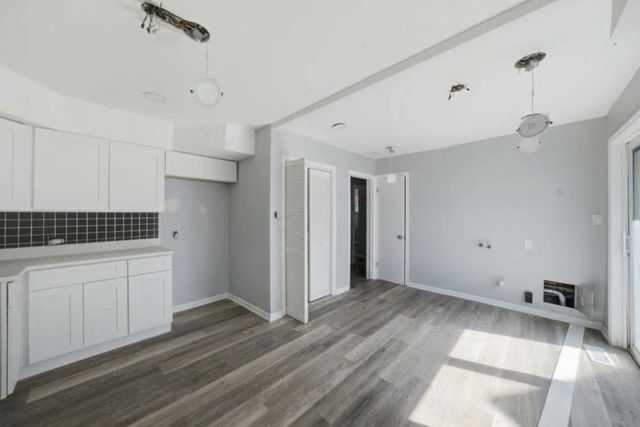 17143 Ridgewood Avenue, Lansing, IL 60438