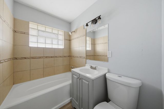 17143 Ridgewood Avenue, Lansing, IL 60438