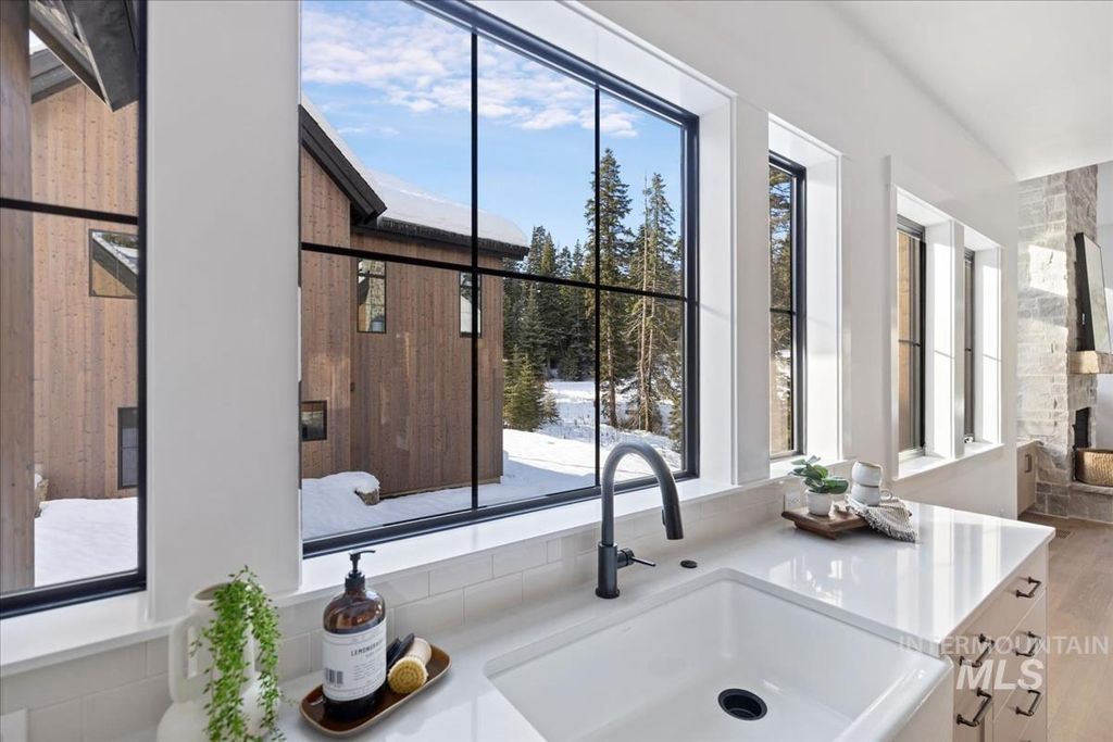 75 Ponderosa Ridge Court, Donnelly, ID 83615 photo 16