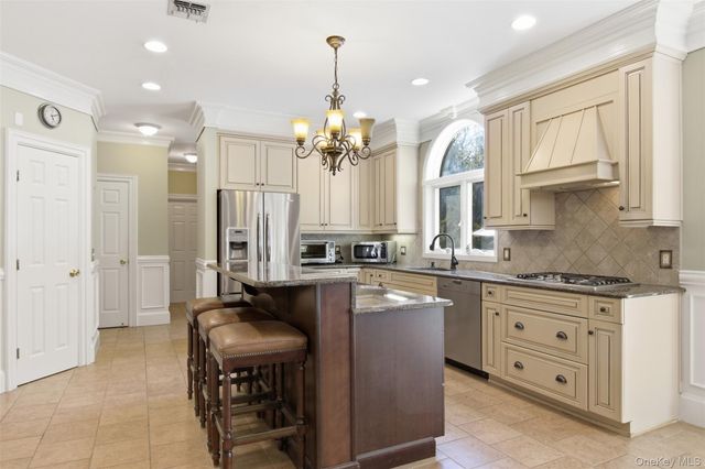 50 Cobbler Lane, Setauket, NY 11733