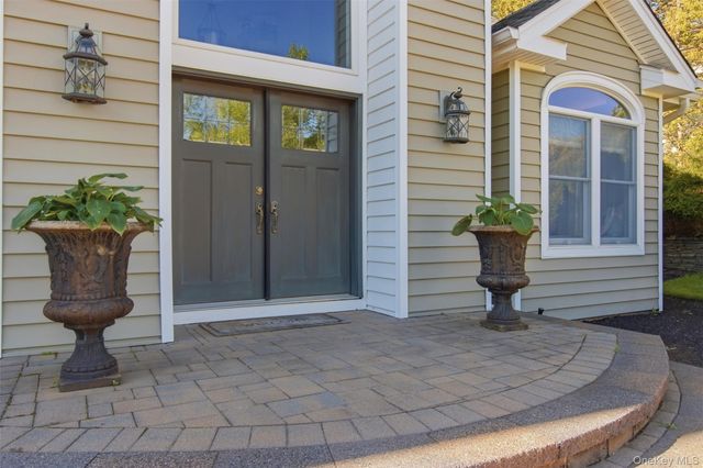 50 Cobbler Lane, Setauket, NY 11733