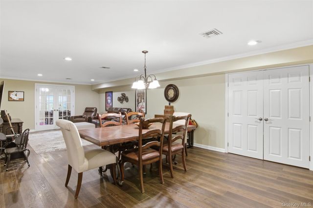 50 Cobbler Lane, Setauket, NY 11733