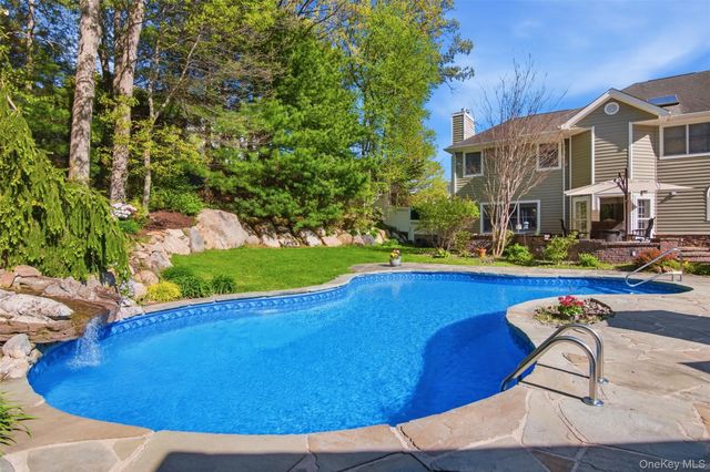 50 Cobbler Lane, Setauket, NY 11733