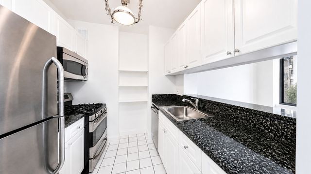 400 E 90th St Apt 4D, New York City, NY 10128