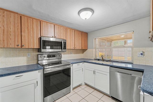 7006 MAPLEHURST DRIVE, Port Richey, FL 34668