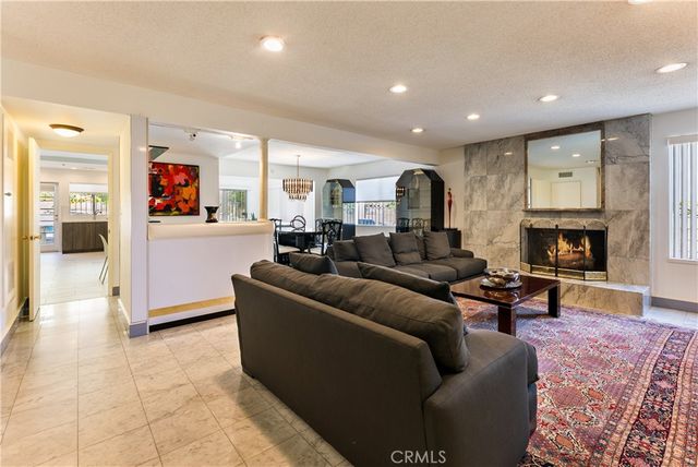 4807 Ellenita Avenue, Tarzana, CA 91356