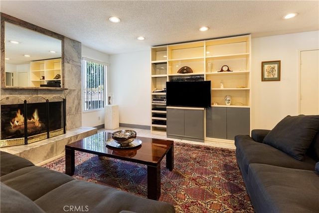 4807 Ellenita Avenue, Tarzana, CA 91356