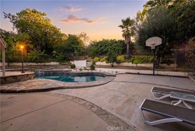 4807 Ellenita Avenue, Tarzana, CA 91356