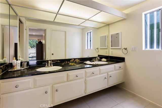 4807 Ellenita Avenue, Tarzana, CA 91356