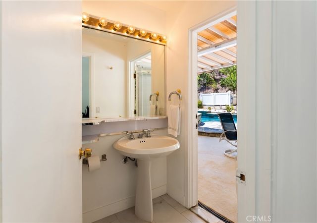 4807 Ellenita Avenue, Tarzana, CA 91356