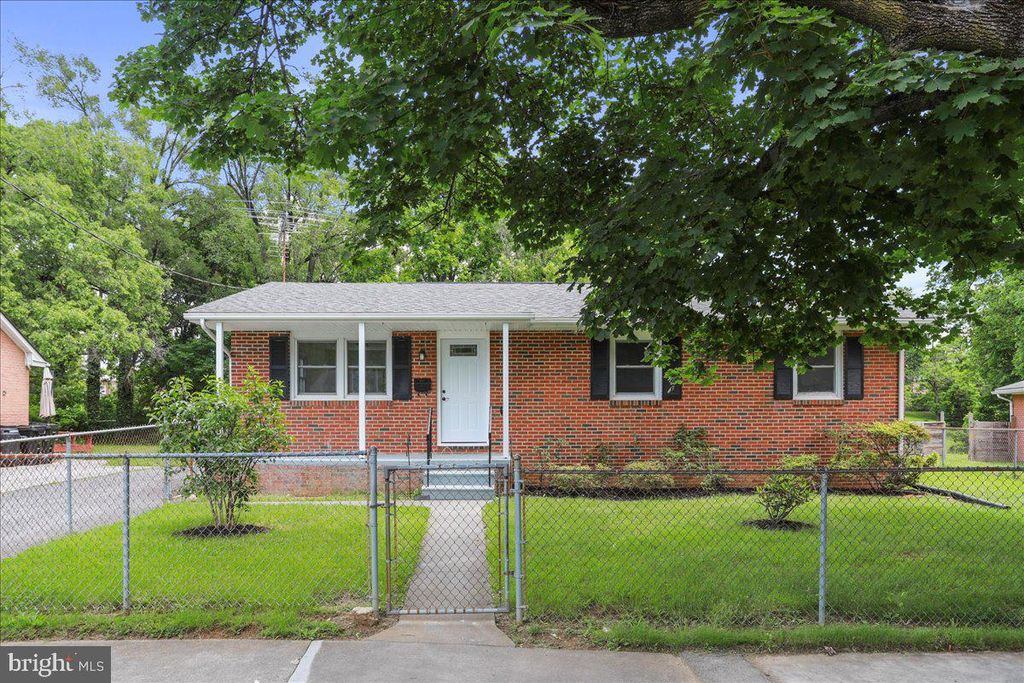 12 MONTAGUE CIR, Winchester, VA 22601