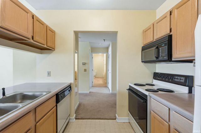 113 W Wayne St Apt 412, Fort Wayne, IN 46802