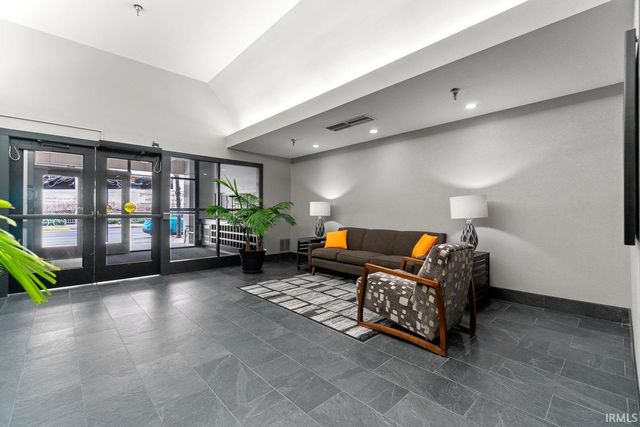 113 W Wayne St Apt 412, Fort Wayne, IN 46802