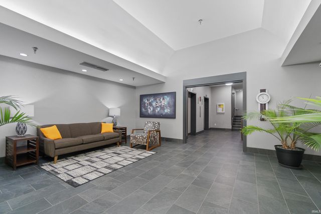 113 W Wayne St Apt 412, Fort Wayne, IN 46802