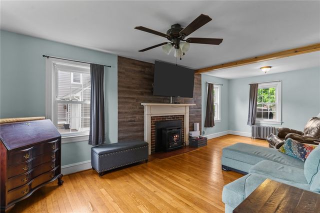 95 George Arden Avenue, Warwick, RI 02886