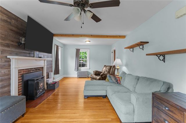 95 George Arden Avenue, Warwick, RI 02886