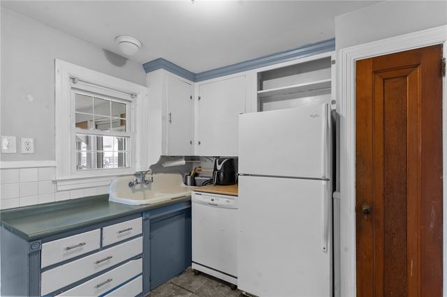 95 George Arden Avenue, Warwick, RI 02886