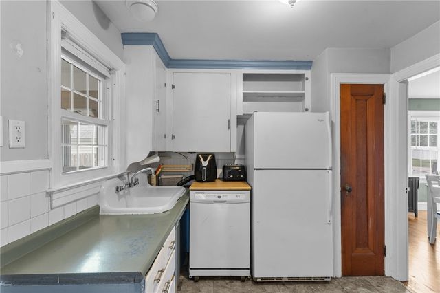 95 George Arden Avenue, Warwick, RI 02886
