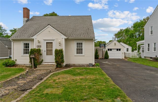 95 George Arden Avenue, Warwick, RI 02886