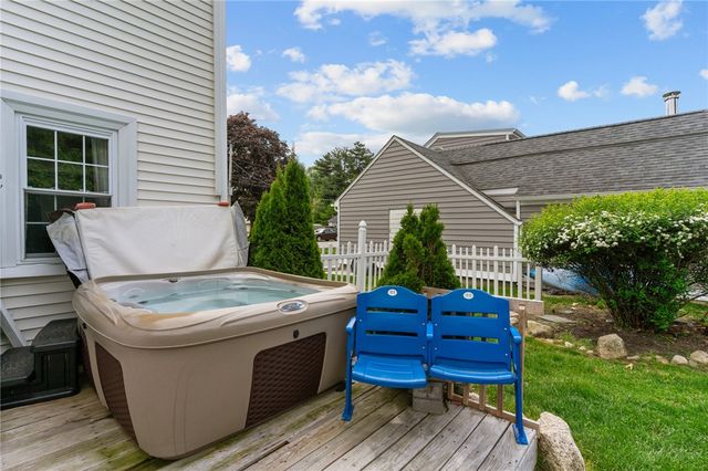 95 George Arden Avenue, Warwick, RI 02886