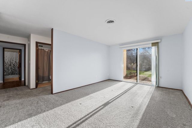 303 Gage Blvd Apt 122, Richland, WA 99352