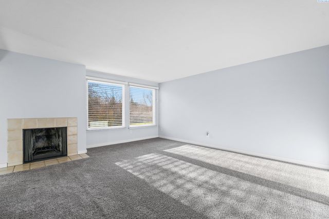 303 Gage Blvd Apt 122, Richland, WA 99352
