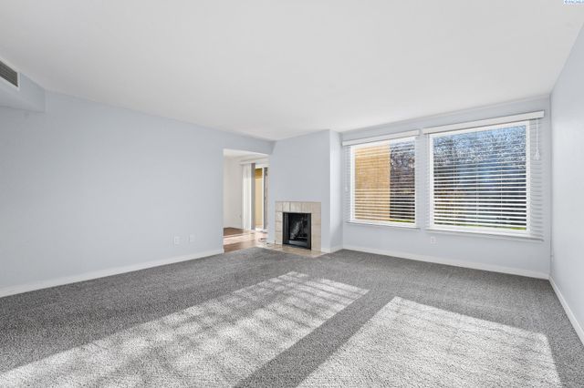 303 Gage Blvd Apt 122, Richland, WA 99352