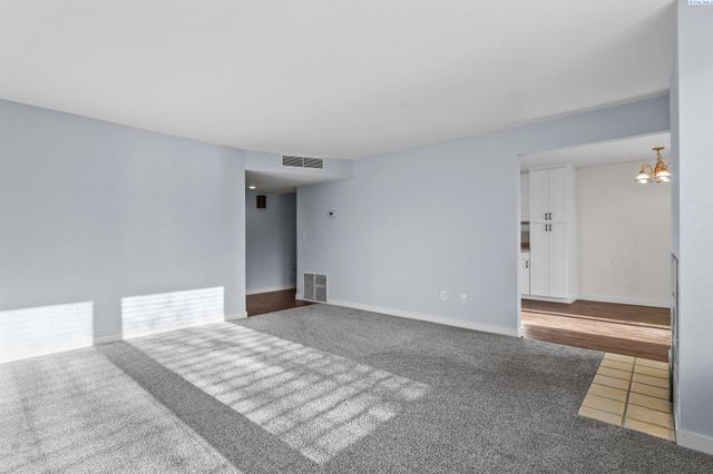 303 Gage Blvd Apt 122, Richland, WA 99352
