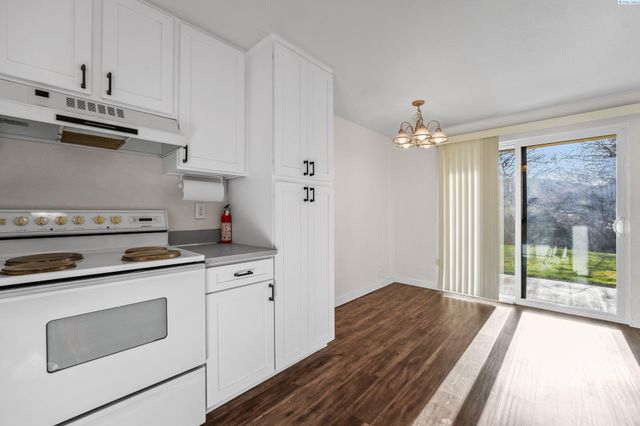 303 Gage Blvd Apt 122, Richland, WA 99352